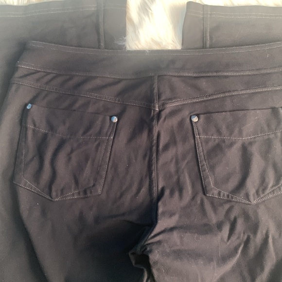Altheta Bettona Pant
Super Stretchy, Comfortable - Picture 5 of 6